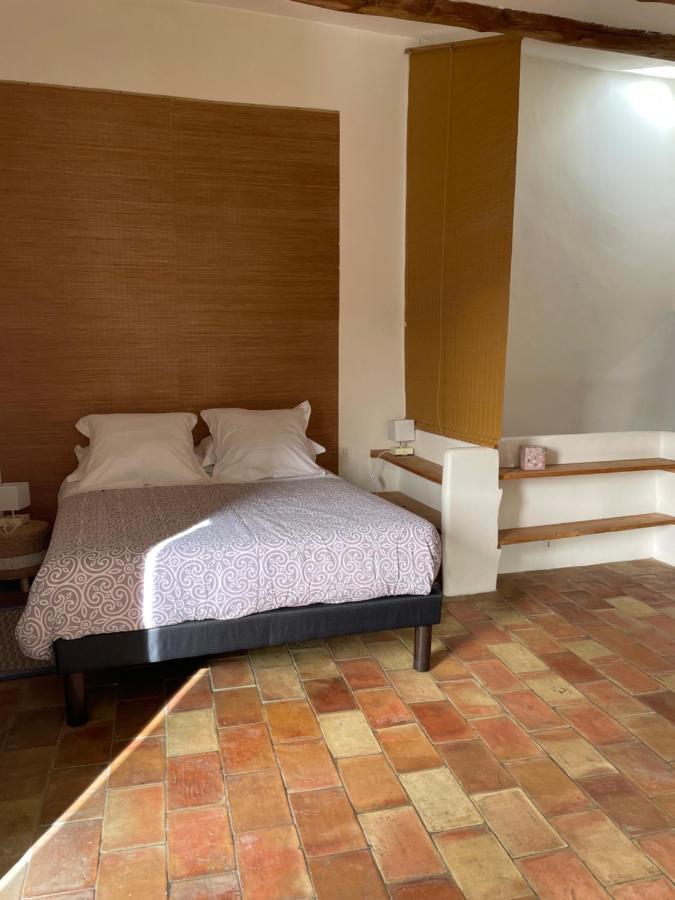 Le Petit Egregore, Patio Et Climatisation Lauris Exterior photo